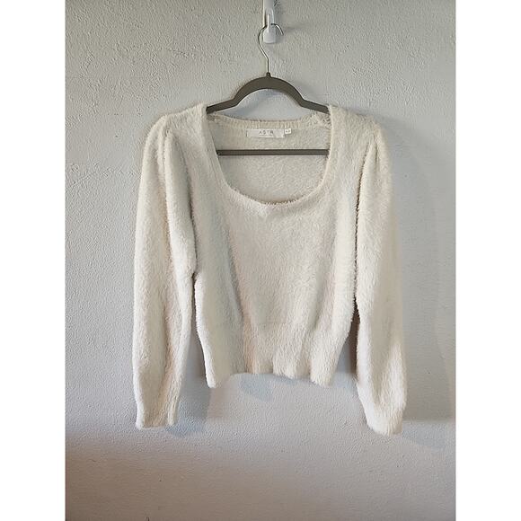 ASTR The Label Womens Fuzzy Knit Sweater Crop Top Long Sleeve White Medium Fall - Picture 1 of 4
